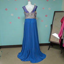 Load image into Gallery viewer, Sz26 Royal Blue Prom Grown