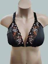 Load image into Gallery viewer, Cacique lace floral front closure bralette 44D