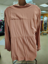 Load image into Gallery viewer, Sz5X Torrid light pink top