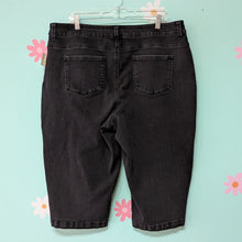 Load image into Gallery viewer, SzXL Time and Tru Black FeniyPull on Capri