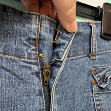 Load image into Gallery viewer, Sz20W Denim Shorts