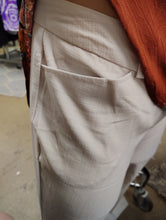 Load image into Gallery viewer, Worthington Modern Fit dress pants size 18