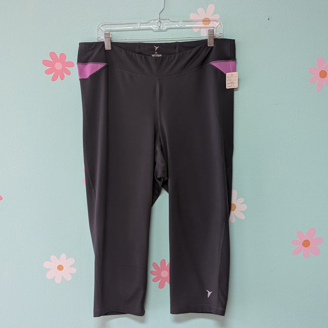 SzXXL Old Navy Active Black Capri Leggings