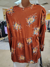 Load image into Gallery viewer, Torrid orange floral top size 2x