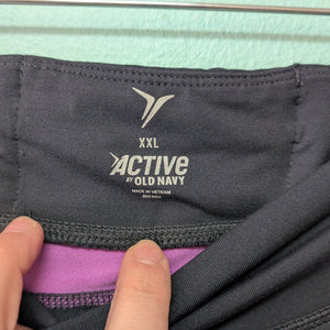 SzXXL Old Navy Active Black Capri Leggings