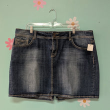 Load image into Gallery viewer, Sz20 Vigoss Denim Mini Skirt