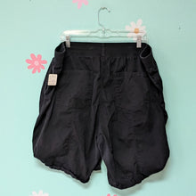 Load image into Gallery viewer, Sz22W Black Twill Shorts