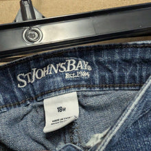 Load image into Gallery viewer, Sz18W St. John&#39;s Bay Denim Bermuda Shorts
