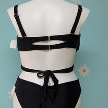 Load image into Gallery viewer, Sz22 Gabifresh Black Molded Cup Bikini Top