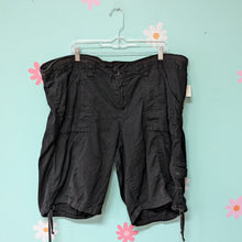 Load image into Gallery viewer, Sz20 Union Bay Black Cargo Short