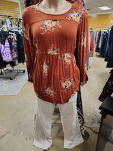 Load image into Gallery viewer, Torrid orange floral top size 2x