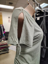 Load image into Gallery viewer, Talbots mint top with tie sleeves size 2x