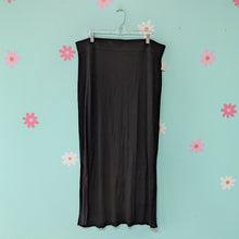 Load image into Gallery viewer, SzXL a.n.a Black Maxi Skirt