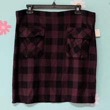 Load image into Gallery viewer, Sz1X Torrid Plum Plaid Pencil Skirt