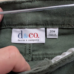 Sz20W d&Co Olive Green Twill Shorts
