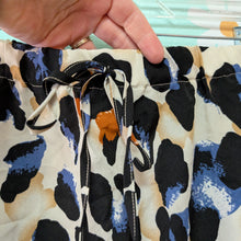 Load image into Gallery viewer, Sz2X Blue Animal Print Skirt