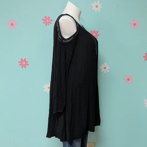 SzXXL Knox Rose Black Cold Shoulder Tunic