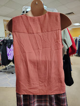 Load image into Gallery viewer, Nine West knot front sleeveless top XXL