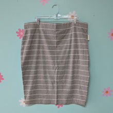 Load image into Gallery viewer, Sz2X Boutique+ Grey/White Stripe Pencil Skirt