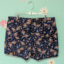 Load image into Gallery viewer, Sz14 St John&#39;s Bay Floral Shorts