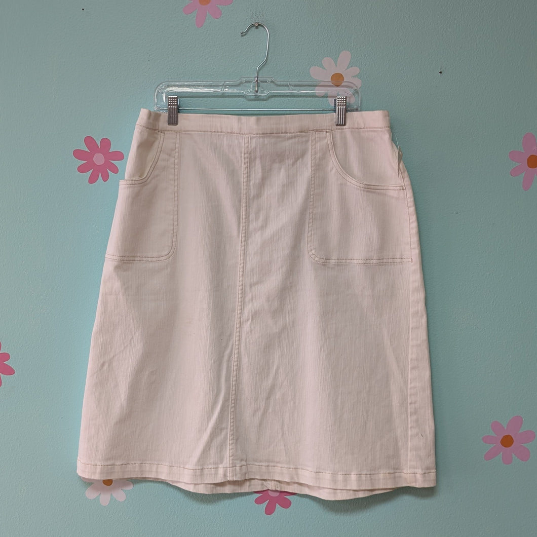 SzXL D&Co. White Denim Skirt