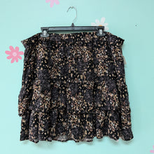 Load image into Gallery viewer, Sz2X Maurices Ditzy Print Floral Double Ruffle Knee Length Skirt