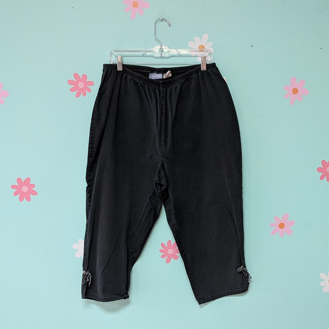 Sz20W Liz & Me Black Pull on Capri
