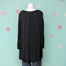 Load image into Gallery viewer, SzXXL Knox Rose Black Cold Shoulder Tunic