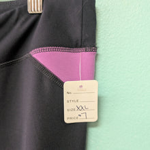 Load image into Gallery viewer, SzXXL Old Navy Active Black Capri Leggings