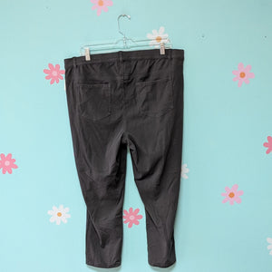 Sz20 Maurices Grey Crop Pants