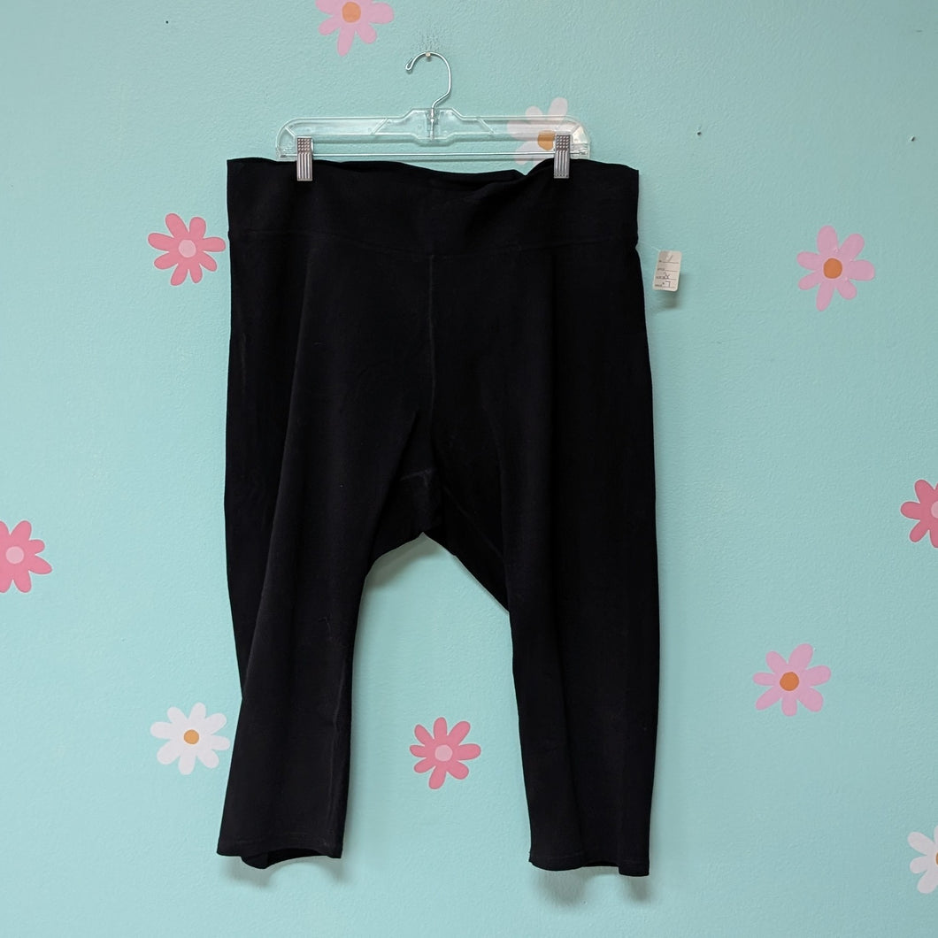 Sz2X Old Navy Black Balance Capri Leggings