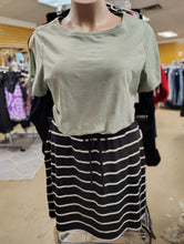 Load image into Gallery viewer, Talbots mint top with tie sleeves size 2x