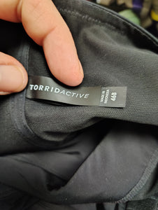 Torrid Active black sports bra zip front 46B