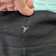 Load image into Gallery viewer, Sz2X Old Navy Black Balance Capri Leggings