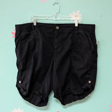 Load image into Gallery viewer, Sz22W Black Twill Shorts