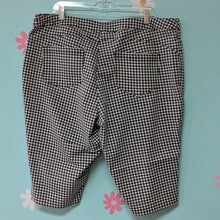 Load image into Gallery viewer, Sz20W CJ Banks Black and White Gingham Capri