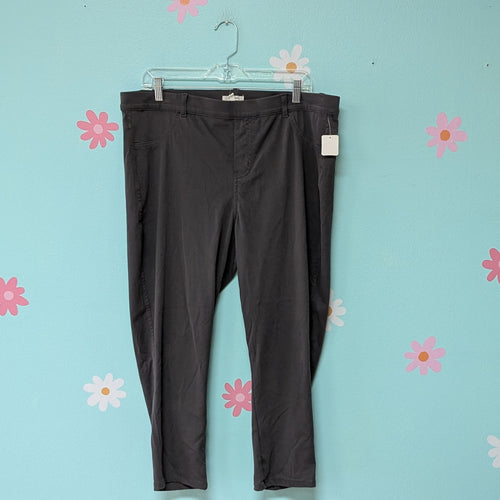 Sz20 Maurices Grey Crop Pants