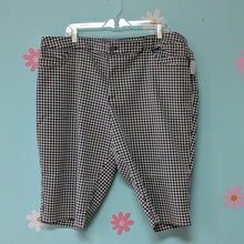 Load image into Gallery viewer, Sz20W CJ Banks Black and White Gingham Capri