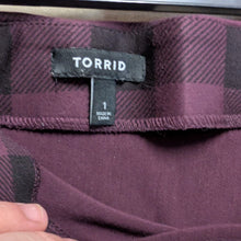 Load image into Gallery viewer, Sz1X Torrid Plum Plaid Pencil Skirt