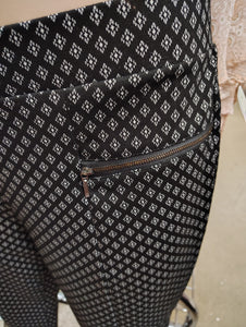 Patterned skinny pull on dress pants size 2x