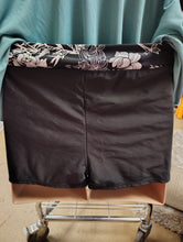 Load image into Gallery viewer, Swim bottom shorts with floral trim size 3x
