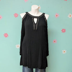 SzXXL Knox Rose Black Cold Shoulder Tunic