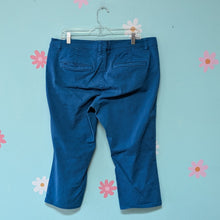 Load image into Gallery viewer, Sz16 Old Navy Teal Blue Capri